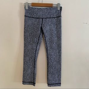Lululemon cropped black and white print leggings